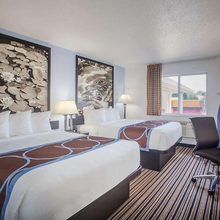 Super 8 By Wyndham Washington Hotel Exterior foto